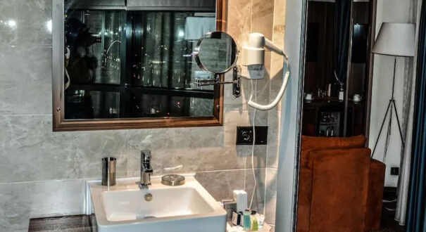 hotel sky tower -تیکس چارتر