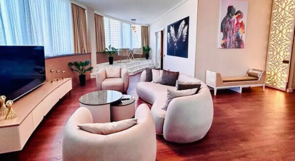 hotel sky tower -تیکس چارتر