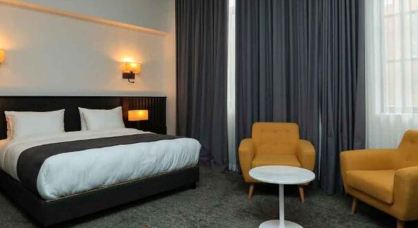 هتل (PINE ASTORIA) تفلیس