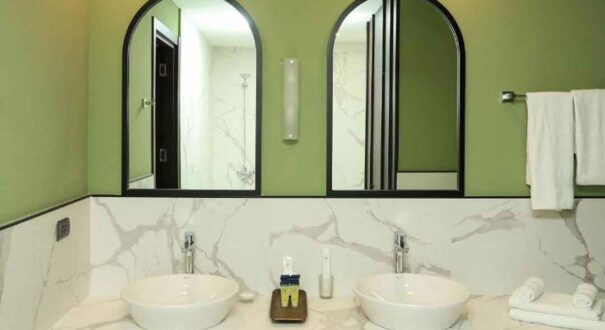 هتل (PINE ASTORIA) تفلیس