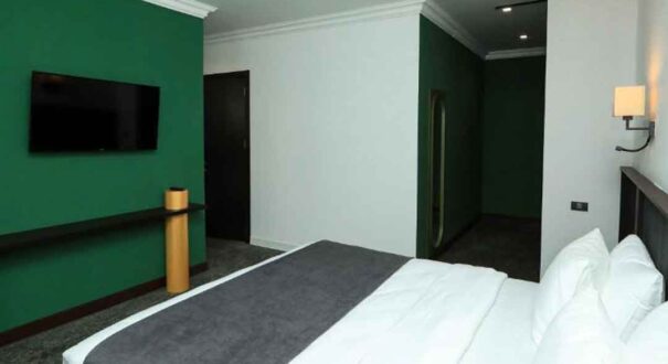 هتل (PINE ASTORIA) تفلیس