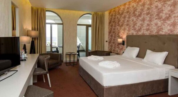 هتل گرند گلوریا (GRAND GLORIA HOTEL) باتومی