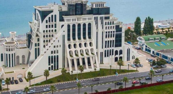هتل گرند گلوریا (GRAND GLORIA HOTEL) باتومی