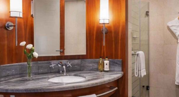 هتل جمیرا امارات تاورز (Jumeirah Emirates Towers Dubai) دبی