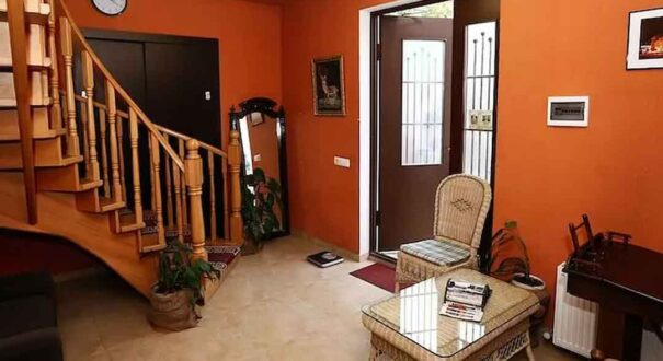 هتل آیساکا (Hotel Isaka) تفلیس