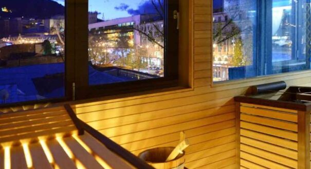هتل آمباسادوری (Ambassadori Tbilisi Hotel) تفلیس
