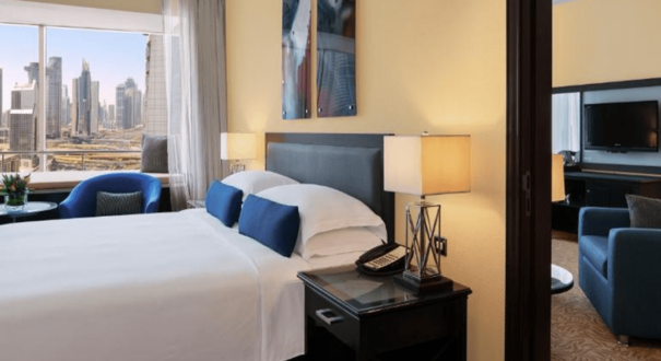 سوئیت یک‌خوابه Newly Designed در هتل Tower Rotana دبی با فضای دلباز، طراحی مدرن و امکانات کامل، اقامتی لوکس را برای مهمانان فراهم می‌کند.