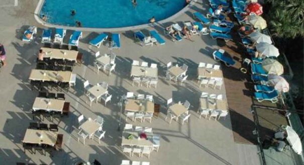 هتل آرورا (Arora Hotel) کوش آداسی