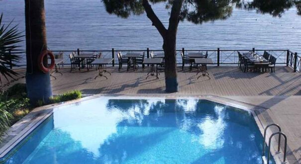 هتل آرورا (Arora Hotel) کوش آداسی