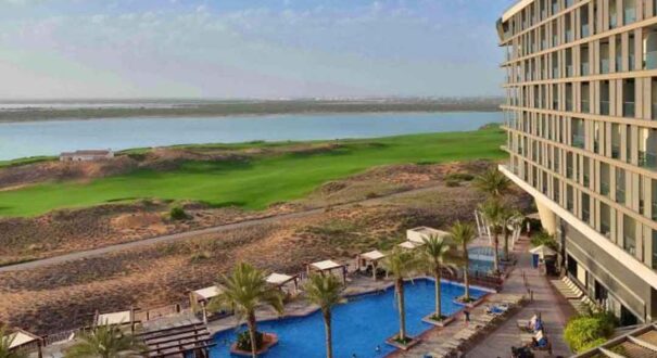هتل کورنیش (Corniche Hotel Abu Dhabi) ابوظبی