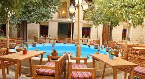 اقامتگاه بومگردی آنا شیراز