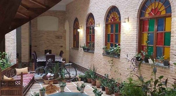 اقامتگاه سنتی درباری شیراز