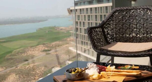 هتل کورنیش (Corniche Hotel Abu Dhabi) ابوظبی
