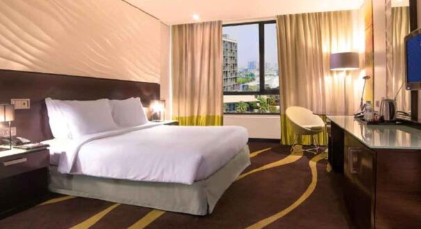 هتل کورنیش (Corniche Hotel Abu Dhabi) ابوظبی
