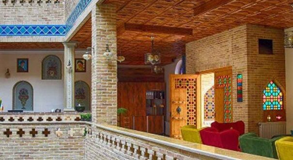 اقامتگاه سنتی درباری شیراز