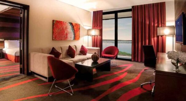 هتل کورنیش (Corniche Hotel Abu Dhabi) ابوظبی