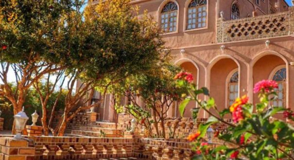 اقامتگاه بومگردی شمس العماره فردوس-تیکس چارتر